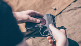  Откриха револвер на части в пандиза във Враца 