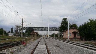 Снощната буря и силните ветрове нанесоха щети по жп мрежата в Североизточна България