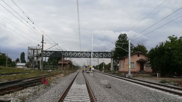 Възстановиха движението на влаковете по модернизираната железопътна инфраструктура по текущ