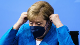 Меркел с пенсия от 15 000 евро
