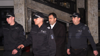 Оставиха в ареста полицая Йордан Костов