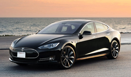Tesla закъса след негативен доклад за сигурността на скъпия модел S