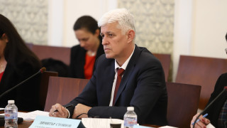 Изпуснали сме влака за бартер за западно оръжие, но няма да останем със "съветски железа"