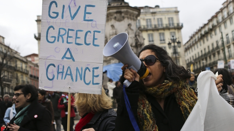 Тази европейска страна върви бързо по фаталните стъпки на Гърция