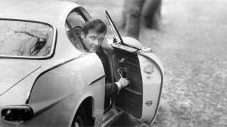 Volvo Cars представя легендарния 1800 S на сър Роджър Мур