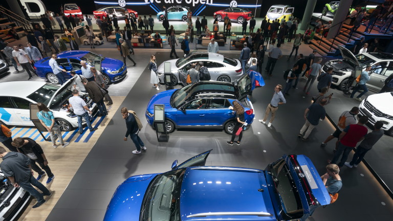 Volkswagen не очаква автомобилният пазар да се възстанови по-рано от лятото