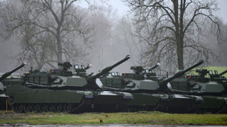 Пентагонът ще ускори доставката на танкове Abrams за Украйна избирайки