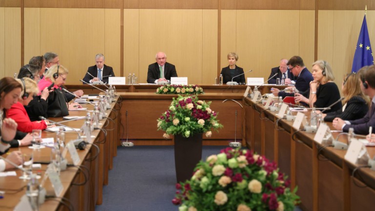Служебният министър-председател Димитър Главчев се срещна с посланиците на страните