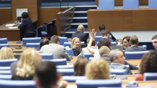 Депутатите приеха без дебати на първо гласуване Законопроект за изменение