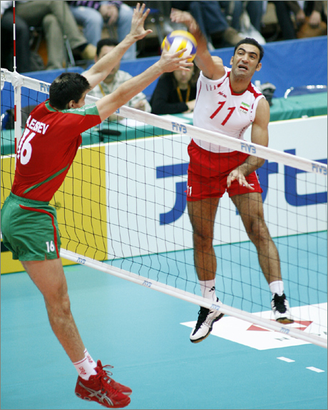 Българските волейболисти разгромиха Иран с 3:0 гейма