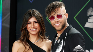 През лятото Миа Халифа известна с филмите си за възрастни