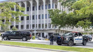 Райън Рут обвинен в пледира невинен пред федералния съд