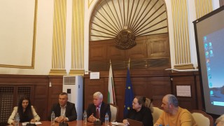 Министърът на земеделието и храните Кирил Вътев обсъди с представители