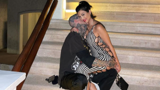 Кортни Кардашиян във Венеция - почти без дрехи, но с Травис