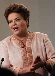 Бразилия ще осигури сигурността на Мондиал 2014, убедена Русеф 