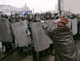 Арести на възпомeнателен митинг в Москва