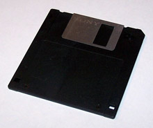 Краят на флопи дискетата, оповестен от PC World