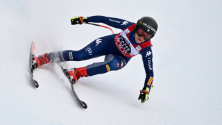 Италианската скиорка София Годжа е паднала тежко по време на
