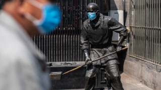 Отново връщат задължителните маски в супермаркетите в Гърция от днес