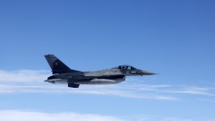 Венецуелски изтребители F-16 прелетяха над американски разрушител в Карибите