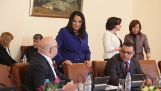 Правителството в оставка намери пари за програмата за саниране