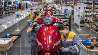 Двама се карат трети печели Виетнам се превърна