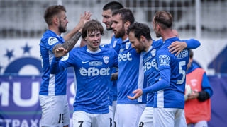 Хърватският защитник Лукас Магджински и централният нападател Доминик Решетар са