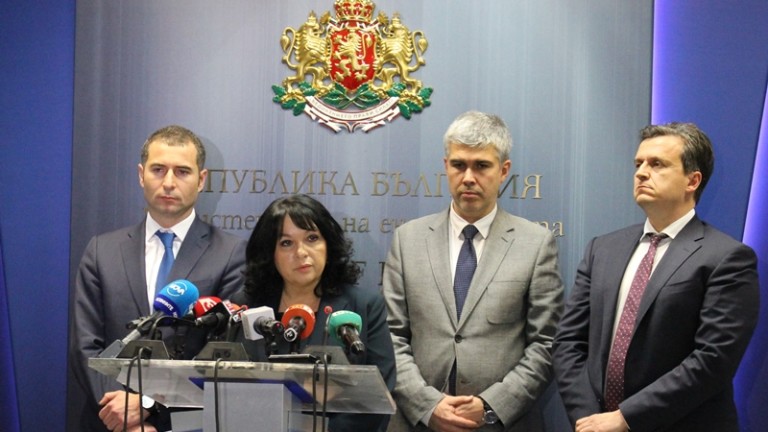Петкова готова отново да подава оставка