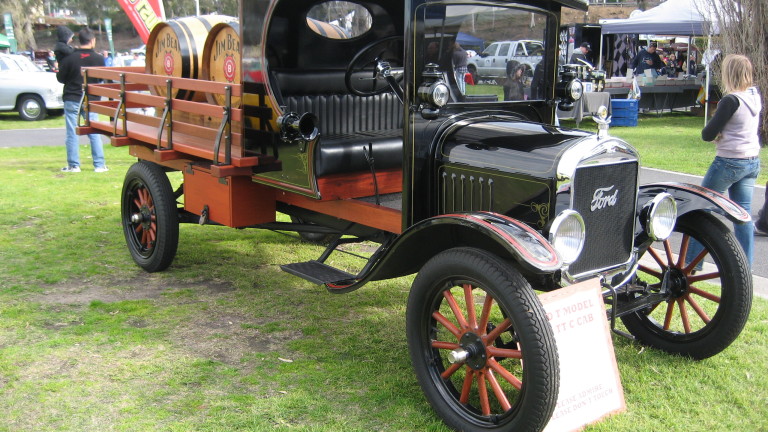 100 години от първия пикап на Ford (ВИДЕО)