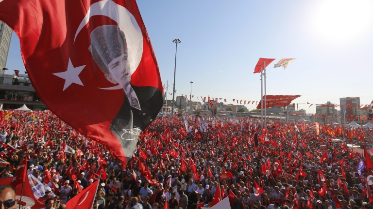 32 хил. души остават в ареста в Турция във връзка с опита за преврат