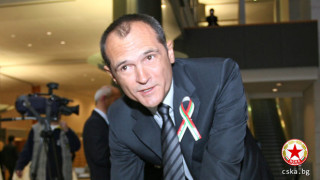 ЦСКА също честити рождения ден на Васил Божков Червените показаха