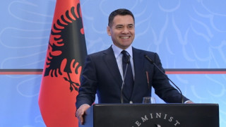 Представители на управляващата Социалистическа партия и опозицията в Съвета на