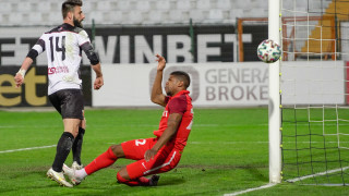 Капитанът на Локомотив Пловдив Димитър Илиев говори пред медиите по