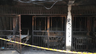 Най малко 35 души са били убити при пожар във фабрика