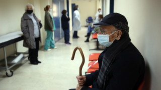 Гръцките власти потвърдиха първото откриване на южноафриканския вариант на коронавируса