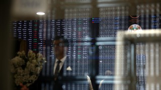 Съмнения за търговия с вътрешна информация за милиарди от Белия дом, свързани с войната