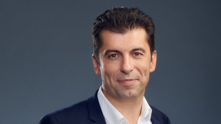 Следователите канят Кирил Петков на партия шах