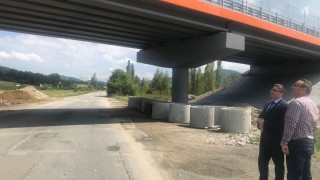 Регионалният министър огледа свлачищата на АМ "Люлин"