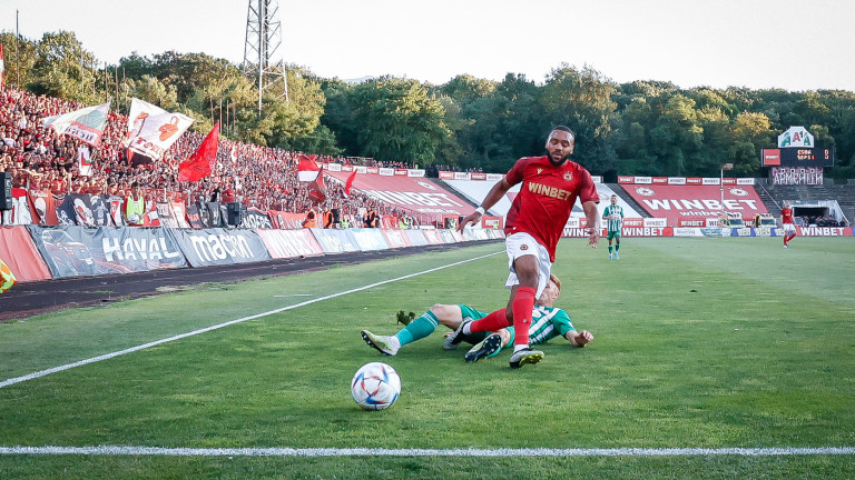 ЦСКА 0 : 0 Сепси 29′ Защитата на ЦСКА проспа