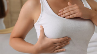 Симптомите на рака на гърдата, които не бива да подминаваме