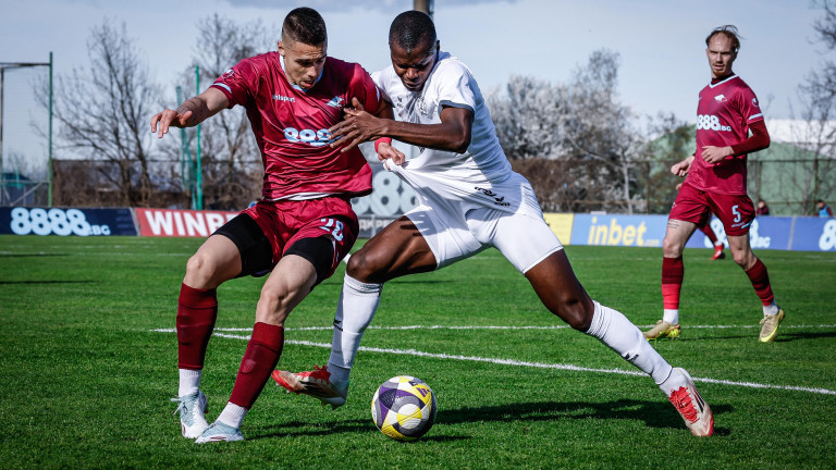 ЦСКА оставя дуо във Враца, умува за Санянг