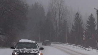 Във връзка с купуването на два нови джипа Агенция Пътна