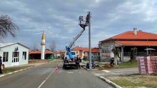 Паднало дърво потроши електрически стълбове в Шуменско