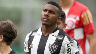 Жозе Маркос Коста Мартине познат като Маркиньос напуска семейството си