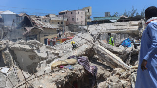 Експлозия разтърси Могадишу Екстремистите от групировката Ал Шабаб нападнаха кортежа