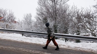 Силна буря с ураганни пориви на вятъра нанесе сериозни щети