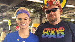 Вижте как родителите на гей деца приемат Прайда (СНИМКИ)