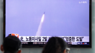 Северна Корея е изстреляла балистична ракета към Японско море. Това