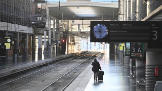 стана първата западноевропейска държава която надхвърли общо 800 000 случая