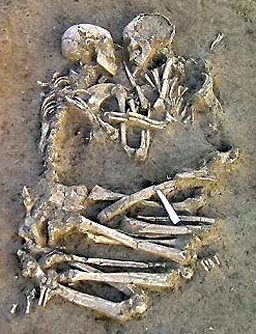 Целувка на 6000 години